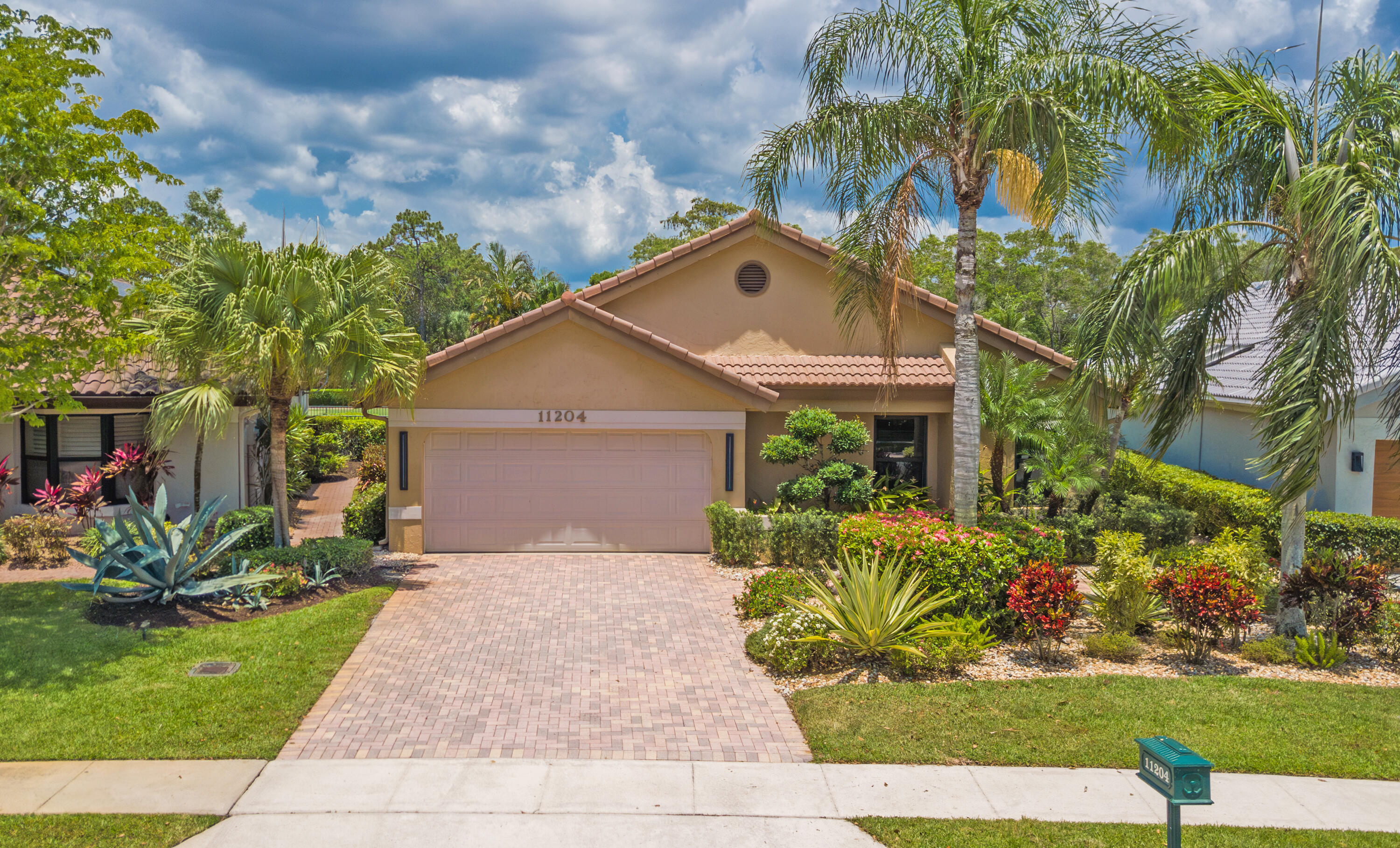 11204 Cloverleaf Circle Boca Raton, FL 33428 - Photo 1 of 72 11204 Cloverleaf Cir Boca-print-039-012-
