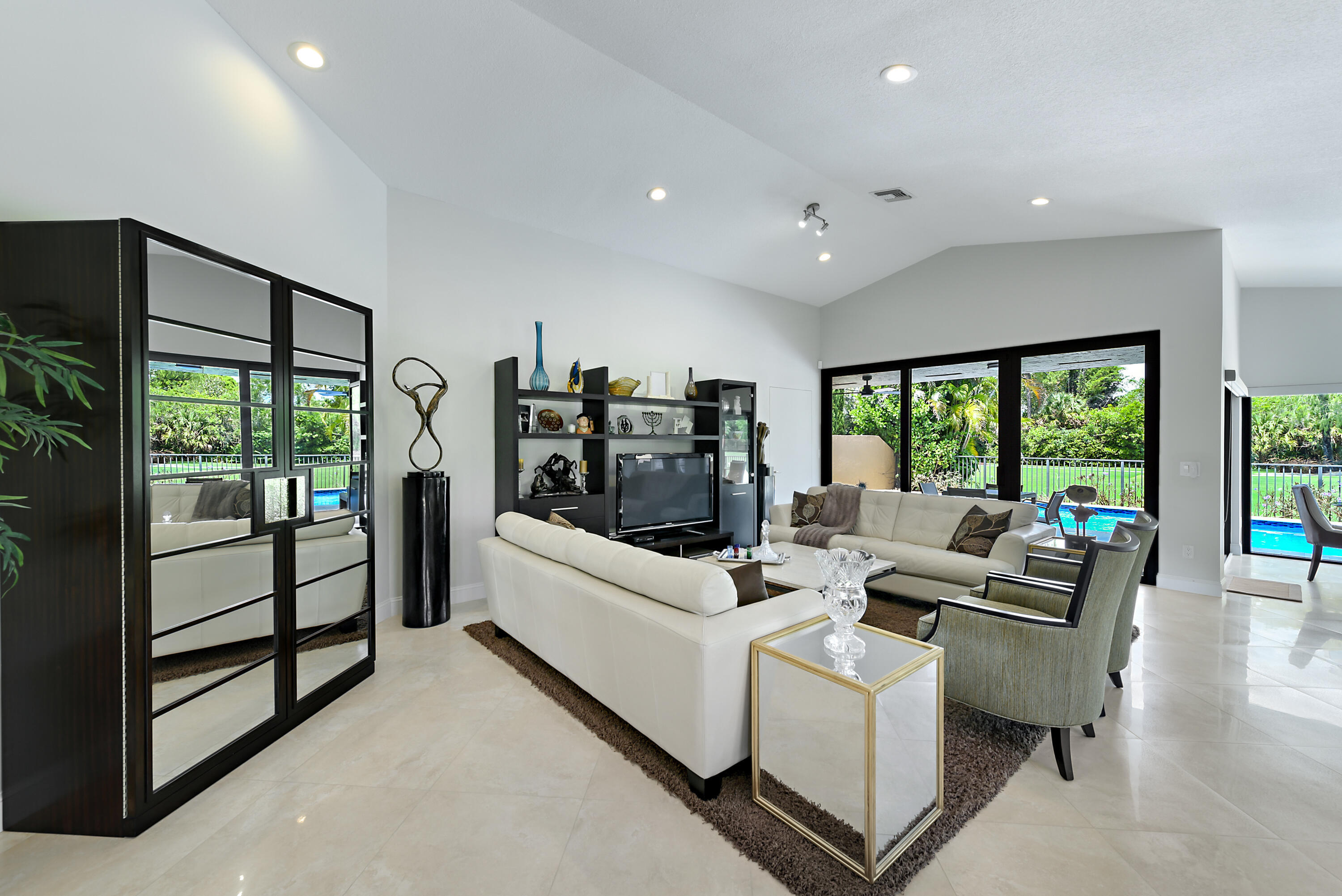 11204 Cloverleaf Circle Boca Raton, FL 33428 - Photo 14 of 72 11204 Cloverleaf Cir Boca-print-013-047-