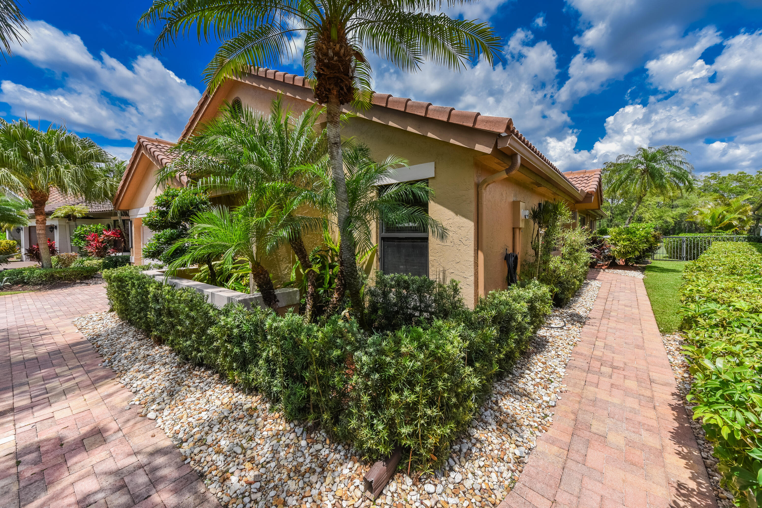 11204 Cloverleaf Circle Boca Raton, FL 33428 - Photo 5 of 72 11204 Cloverleaf Cir Boca-print-004-002-