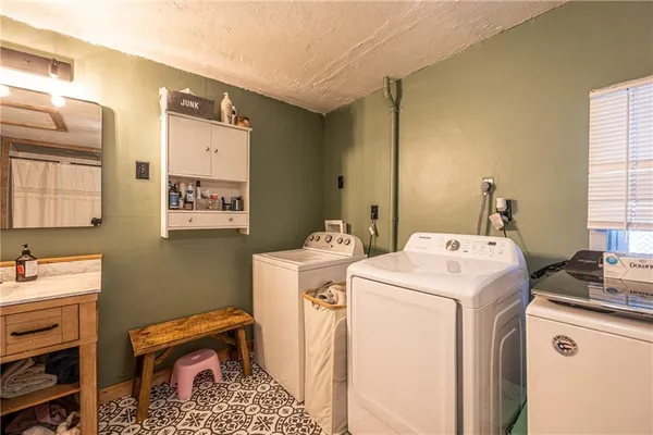 $99,900 | 401 South 8th Street, Deepwater, MO 64740