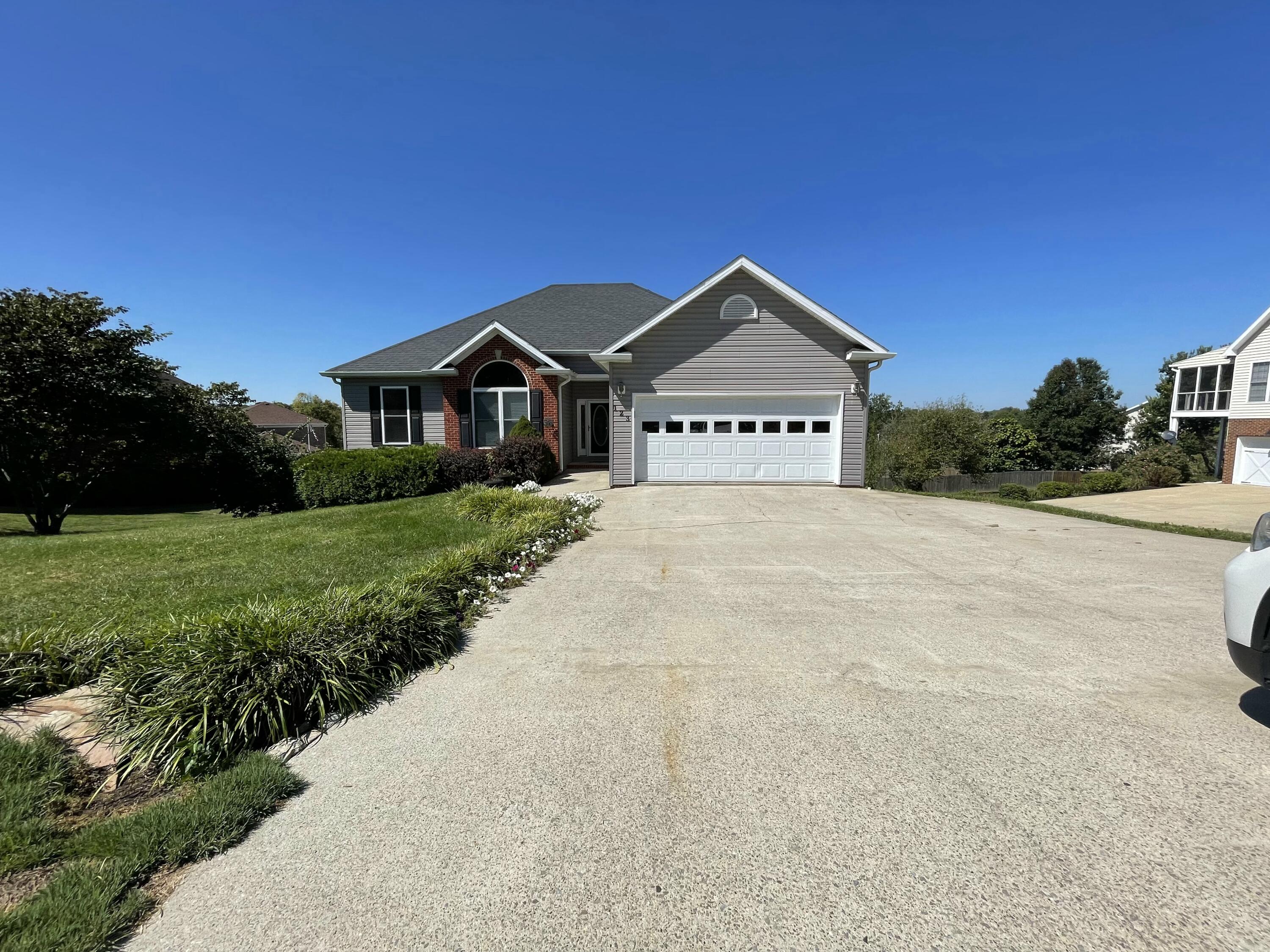 123 Ridgeview Road Danville, KY 40422 - Photo 2 of 24 IMG_0587