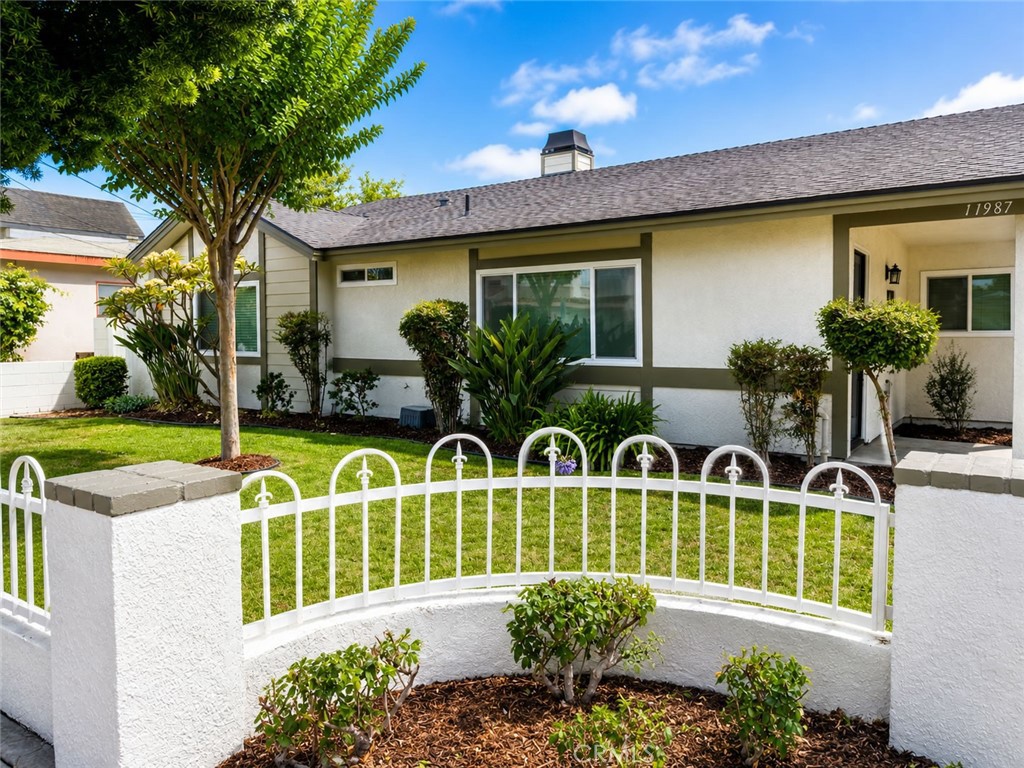 11987 Pomering Road Downey, CA 90242 - Photo 2 of 21
