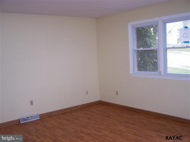 29 B Pinewood Circle Hanover, PA 17331 - Photo 3 of 11 Gallery Image 3