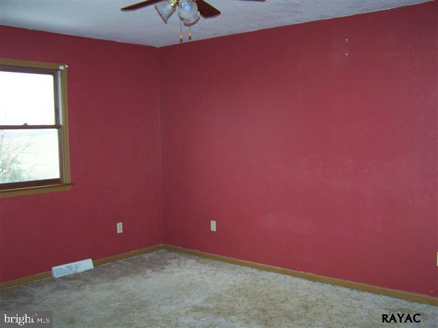 29 B Pinewood Circle Hanover, PA 17331 - Photo 5 of 11 Gallery Image 5