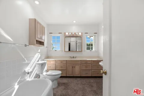 $1,795,000 | 3680 Colonial Avenue, Los Angeles, CA 90066