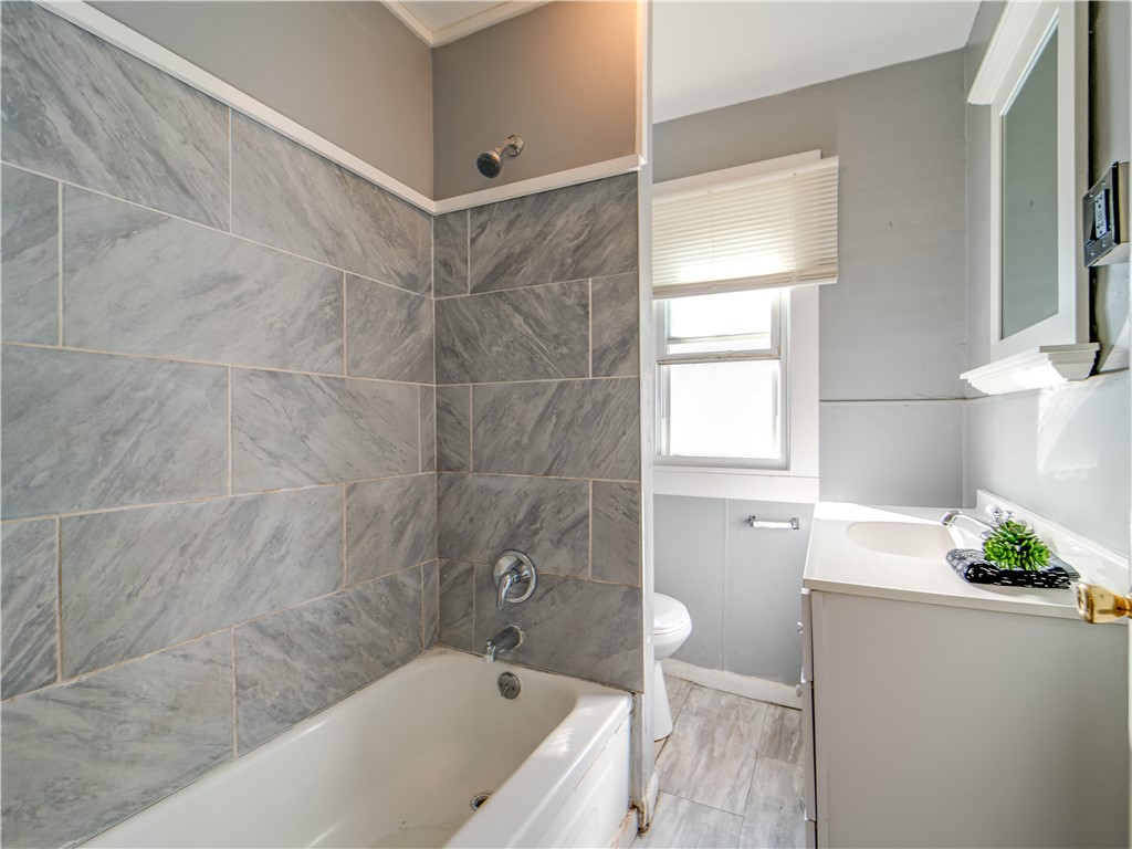 736 Parsells Avenue Rochester, NY 14609 - Photo 11 of 24