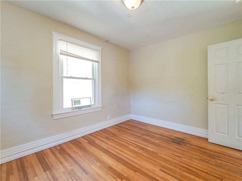 736 Parsells Avenue Rochester, NY 14609 - Photo 4 of 24