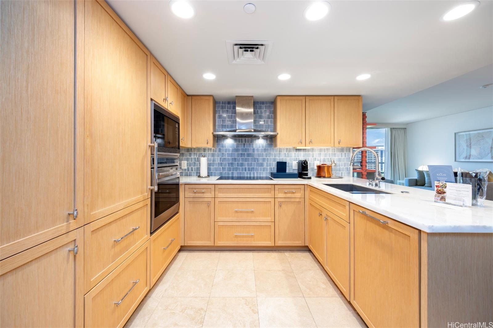 223 Saratoga Road, Unit 1215 Honolulu, HI 96815 - Photo 10 of 25 Gallery Image 10