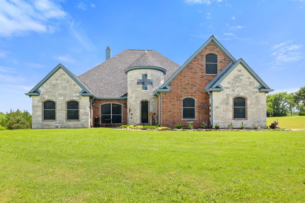 303 Celtic Road Howe, TX 75459 - Photo 4 of 36