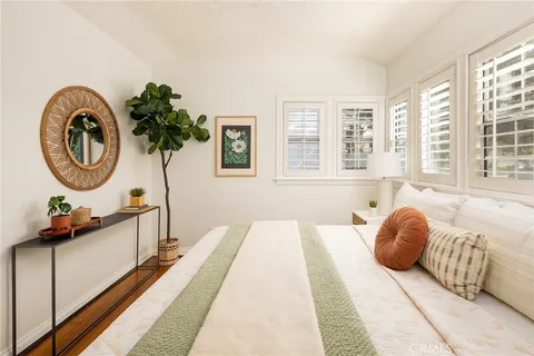 $1,070,000 | 1739 North Niagara Street, Burbank, CA 91505