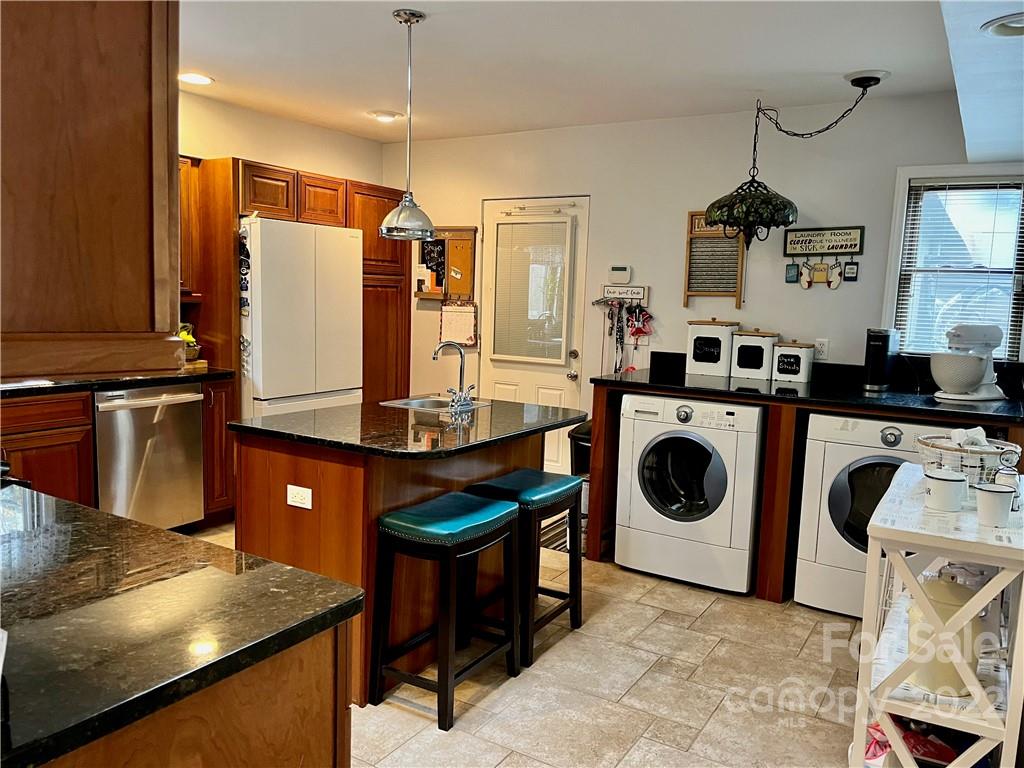 894 Weston Road, Unit 3 Arden, NC 28704 - Photo 9 of 38 Gallery Image 9
