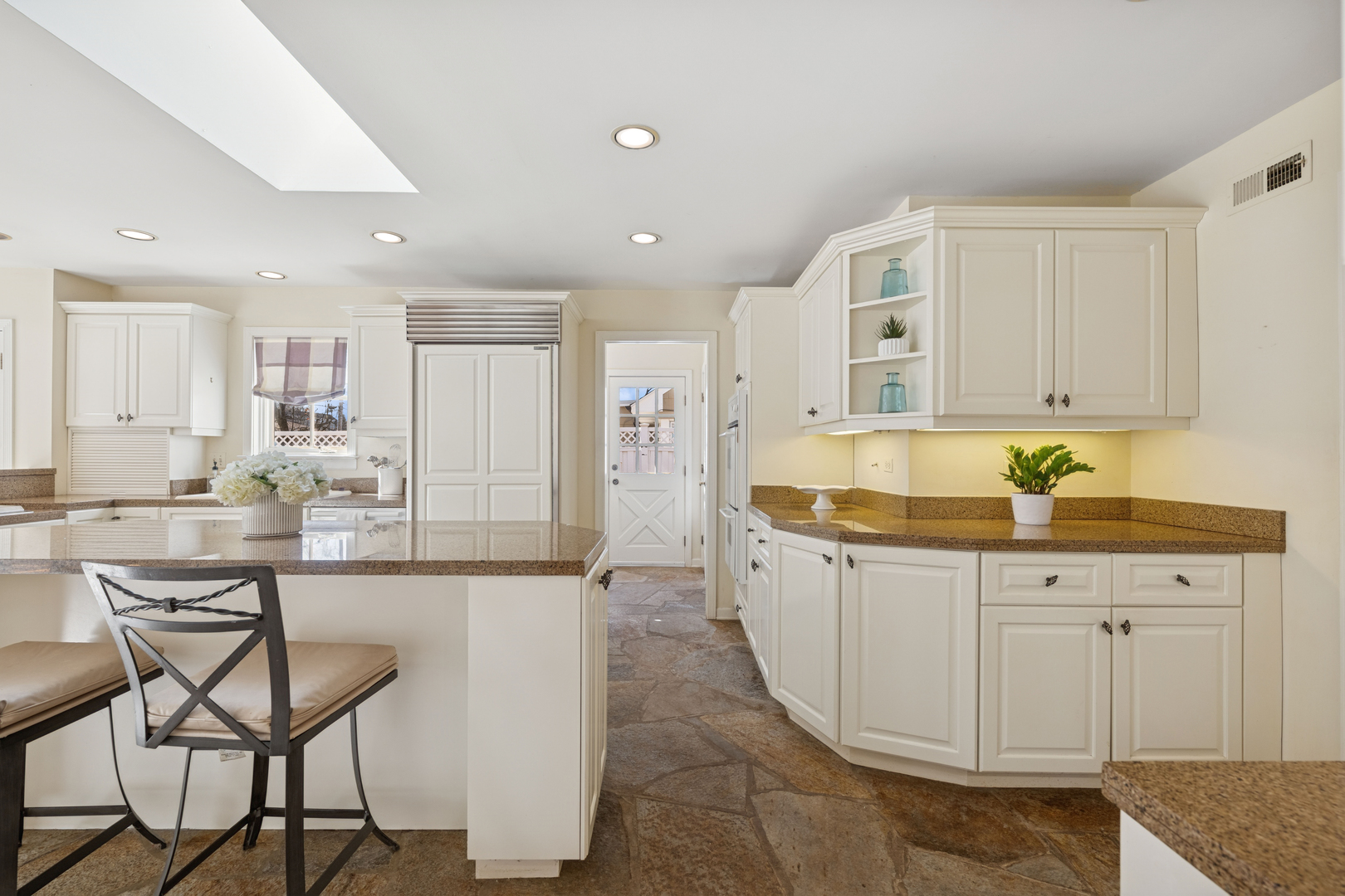 3121 Illinois Road Wilmette, IL 60091 - Photo 11 of 38 Gallery Image 11