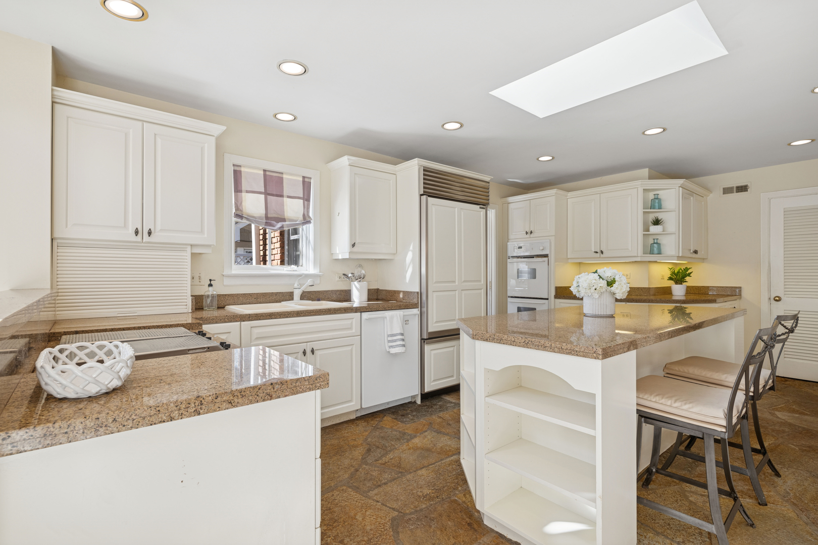 3121 Illinois Road Wilmette, IL 60091 - Photo 13 of 38 Gallery Image 13