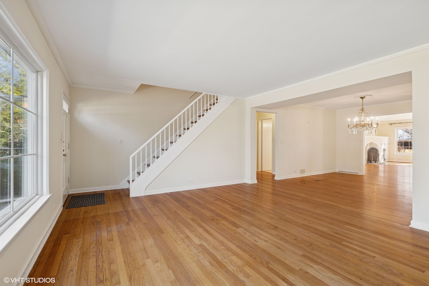 3121 Illinois Road Wilmette, IL 60091 - Photo 8 of 38 Gallery Image 8