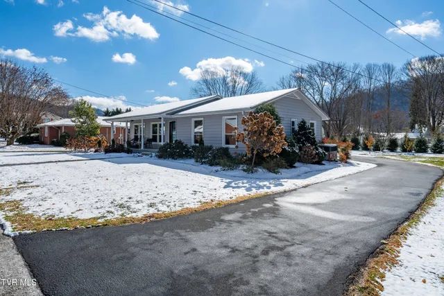$325,000 | 419 College Street, Mountain City, TN 37683