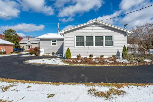 $325,000 | 419 College Street, Mountain City, TN 37683