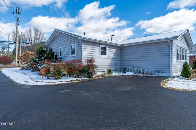 $325,000 | 419 College Street, Mountain City, TN 37683