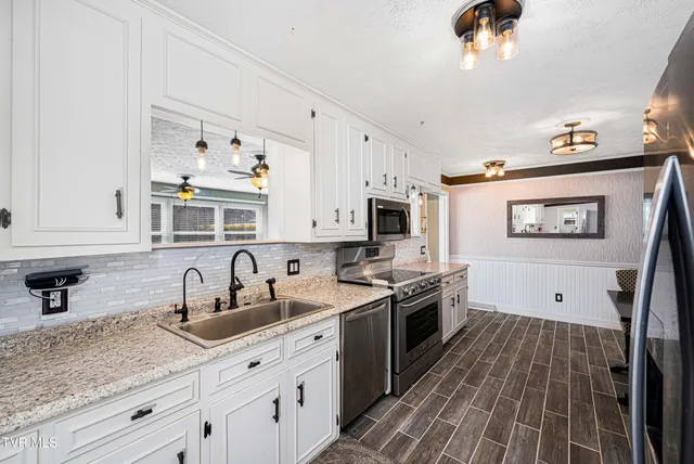 $325,000 | 419 College Street, Mountain City, TN 37683