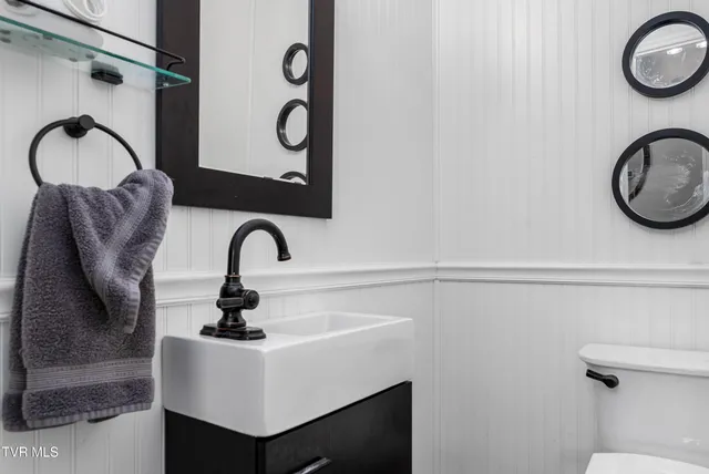 $325,000 | 419 College Street, Mountain City, TN 37683