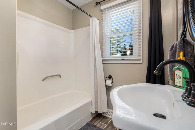 $325,000 | 419 College Street, Mountain City, TN 37683