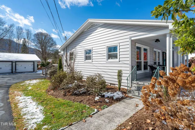 $325,000 | 419 College Street, Mountain City, TN 37683