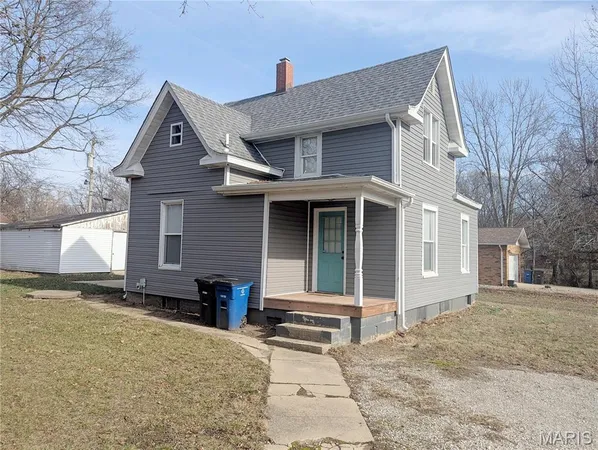 $135,000 | 1011 East Main Street, Greenville, IL 62246