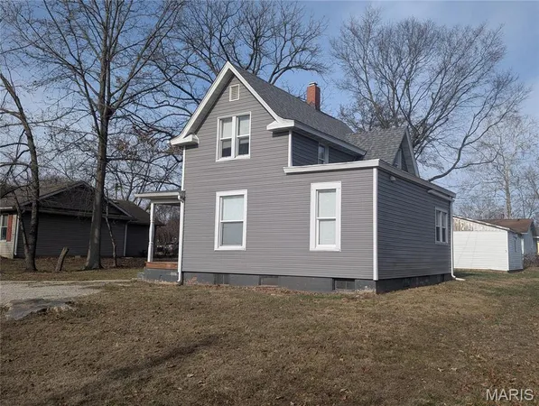 $135,000 | 1011 East Main Street, Greenville, IL 62246