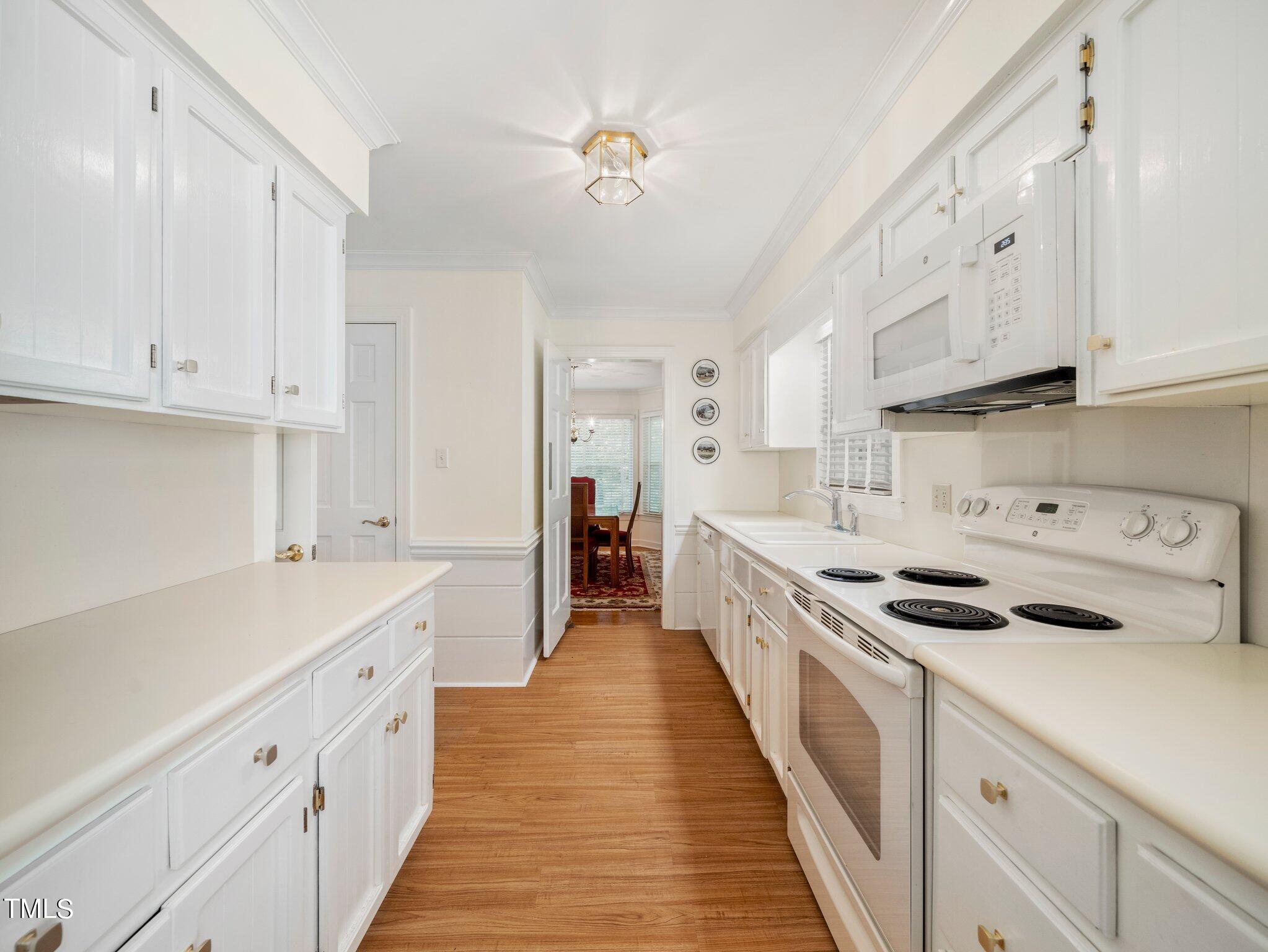5300 Chamisal Place Raleigh, NC 27613 - Photo 13 of 42 16-web-or-mls-5300 Chamisal-86