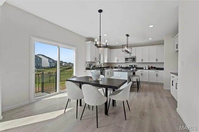 $557,068 | 3291 River Breeze Court, St. Charles, MO 63301