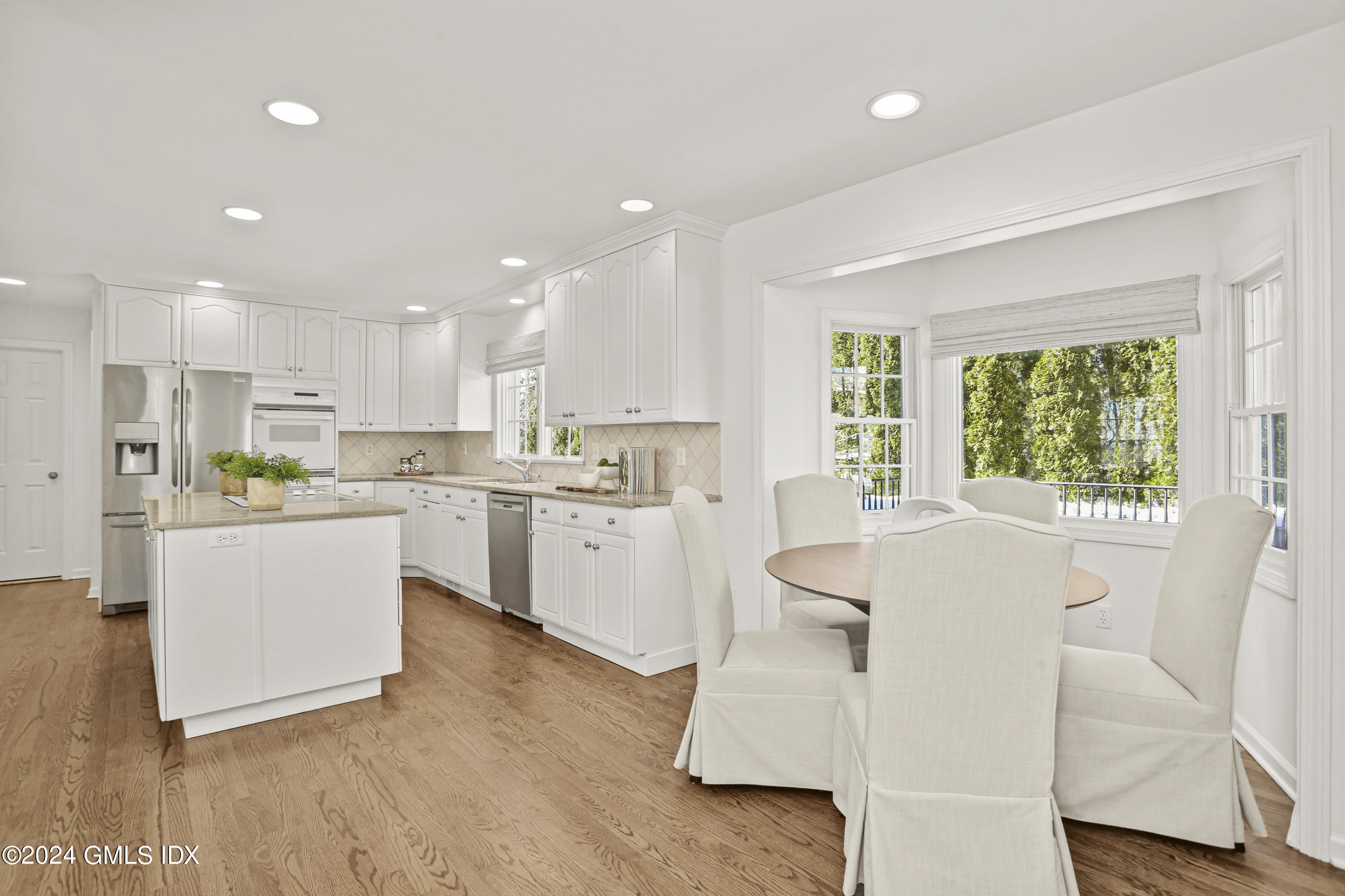 94 Byram Shore Road Greenwich, CT 06830 - Photo 8 of 28 Eat-In-Kitchen