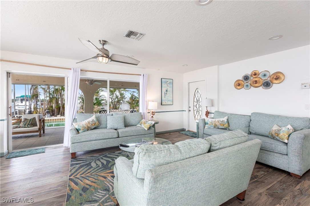 4741-4743 Pine Island Road Matlacha, FL 33993 - Photo 5 of 50 Gallery Image 5