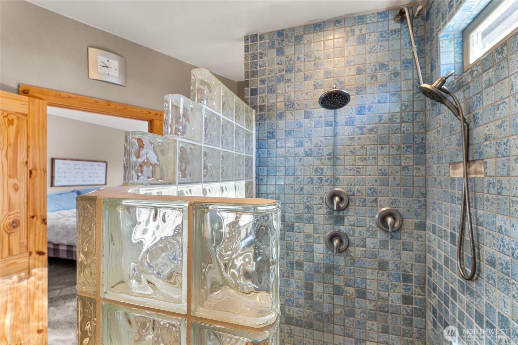 3765 Lovell Road Wenatchee, WA 98801 - Photo 15 of 40 a bathroom with a shower