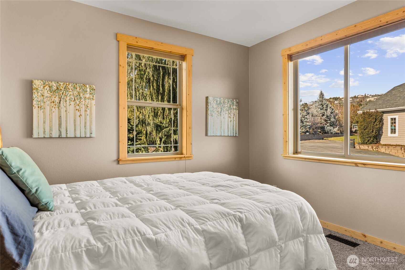 3765 Lovell Road Wenatchee, WA 98801 - Photo 17 of 40 a bedroom with a bed and a window