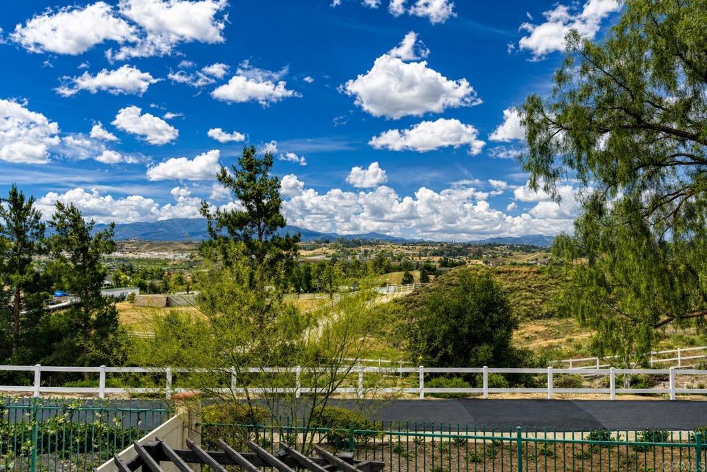 31699 Country View Road Temecula, CA 92591 - Photo 13 of 16