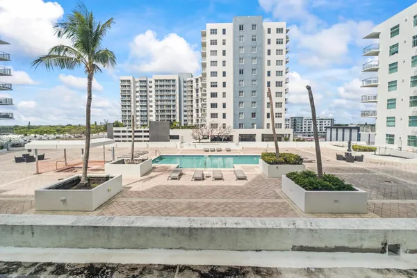 $259,900 | 140 South Dixie Highway, Unit 1022, Hollywood, FL 33020
