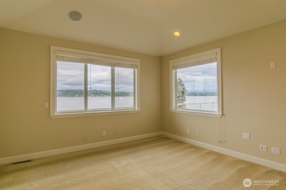 8568 Sand Point Way Northeast Seattle, WA 98115 - Photo 27 of 40