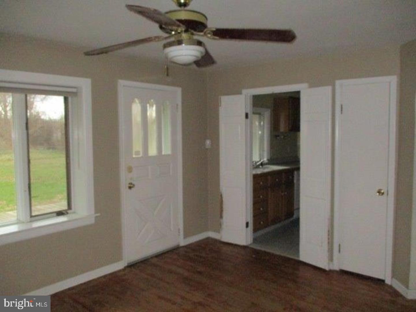 356 Warwick Road Deptford, NJ 08096 - Photo 3 of 16