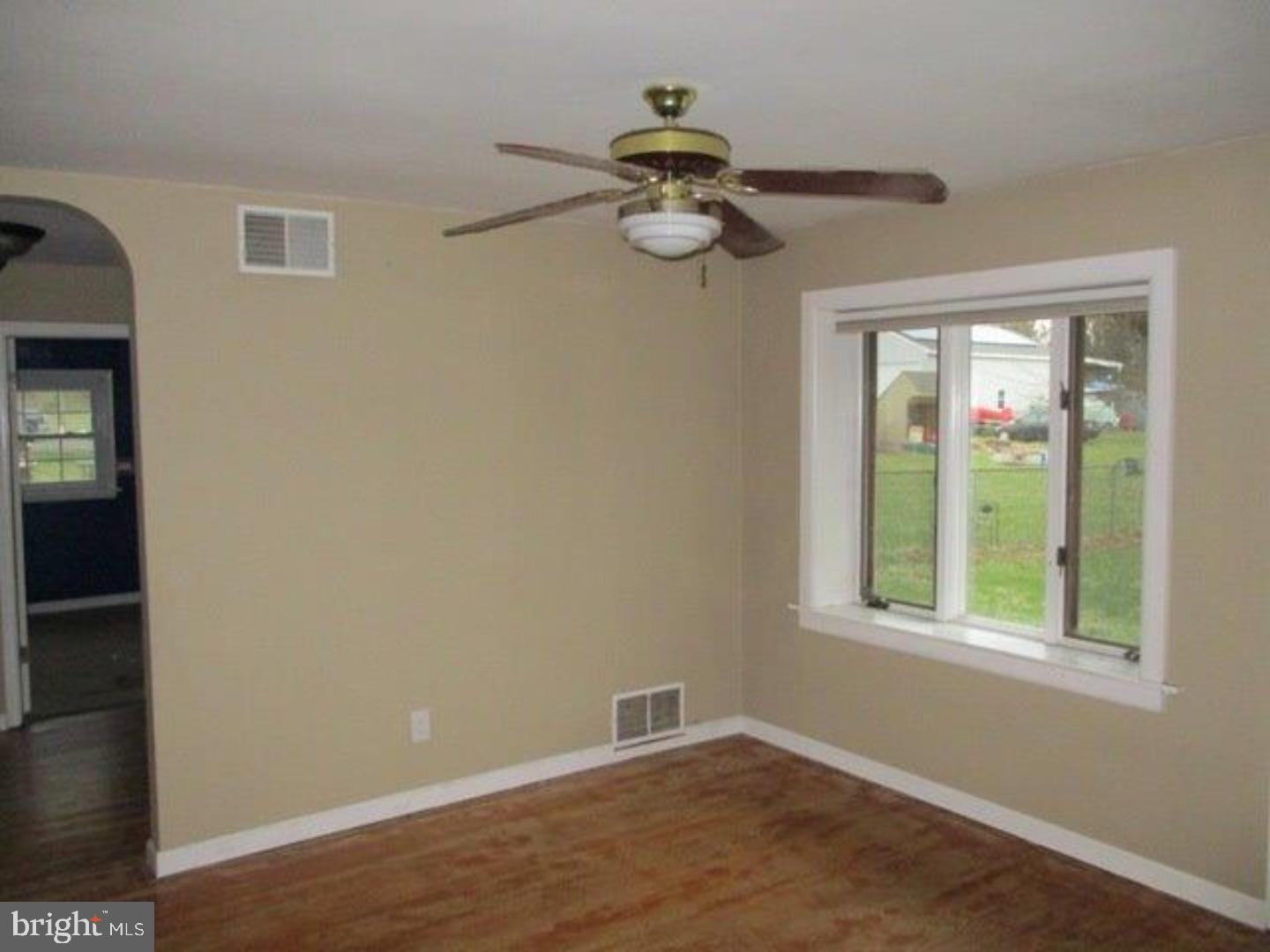 356 Warwick Road Deptford, NJ 08096 - Photo 4 of 16