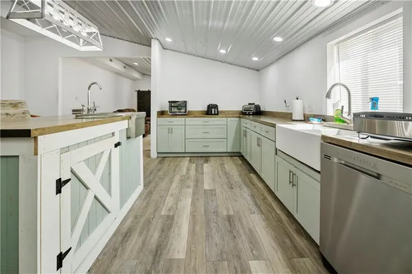 $316,900 | 204 West Charles Street, Jamesport, MO 64648