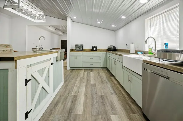 $316,900 | 204 West Charles Street, Jamesport, MO 64648