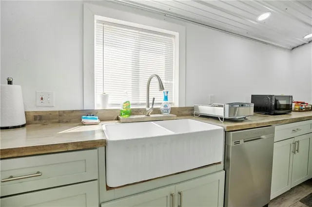 $316,900 | 204 West Charles Street, Jamesport, MO 64648