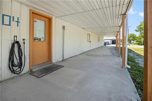 $316,900 | 204 West Charles Street, Jamesport, MO 64648