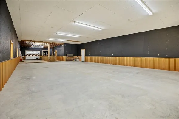 $316,900 | 204 West Charles Street, Jamesport, MO 64648