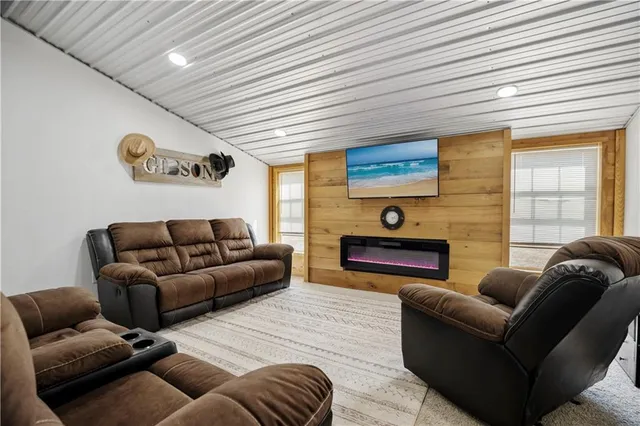 $316,900 | 204 West Charles Street, Jamesport, MO 64648