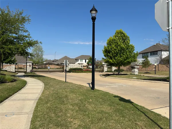 $3,400 | 11910 Bazley Knoll Drive, Humble, TX 77346