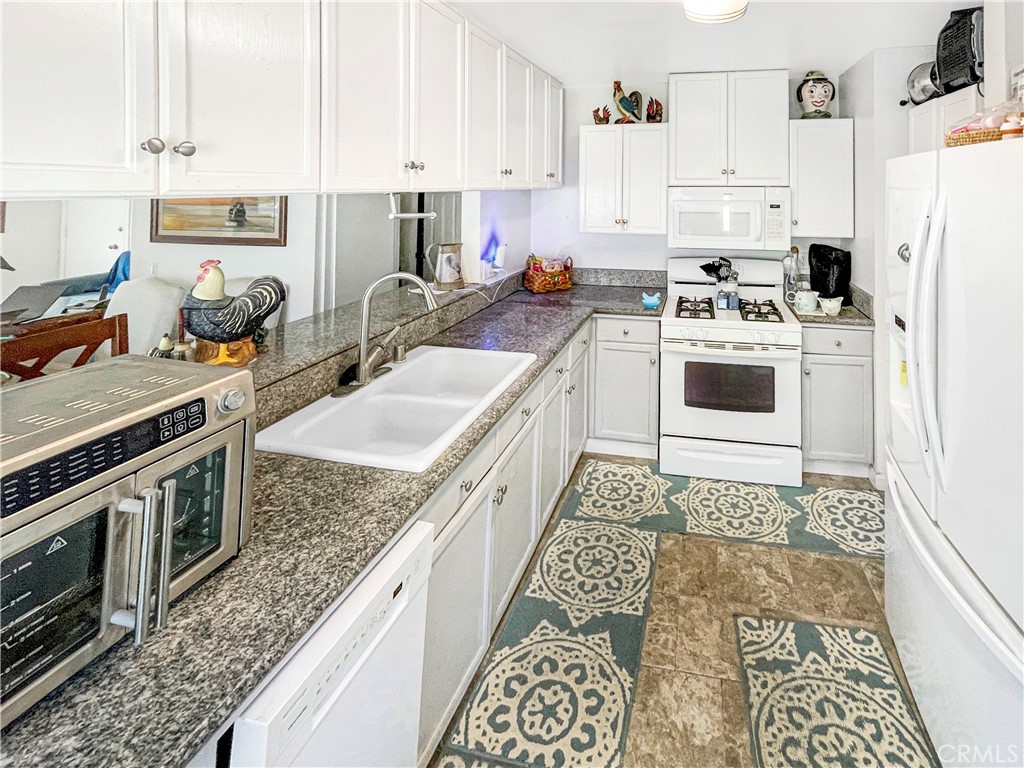 3721 Ketch Avenue, Unit A Oxnard, CA 93035 - Photo 16 of 32