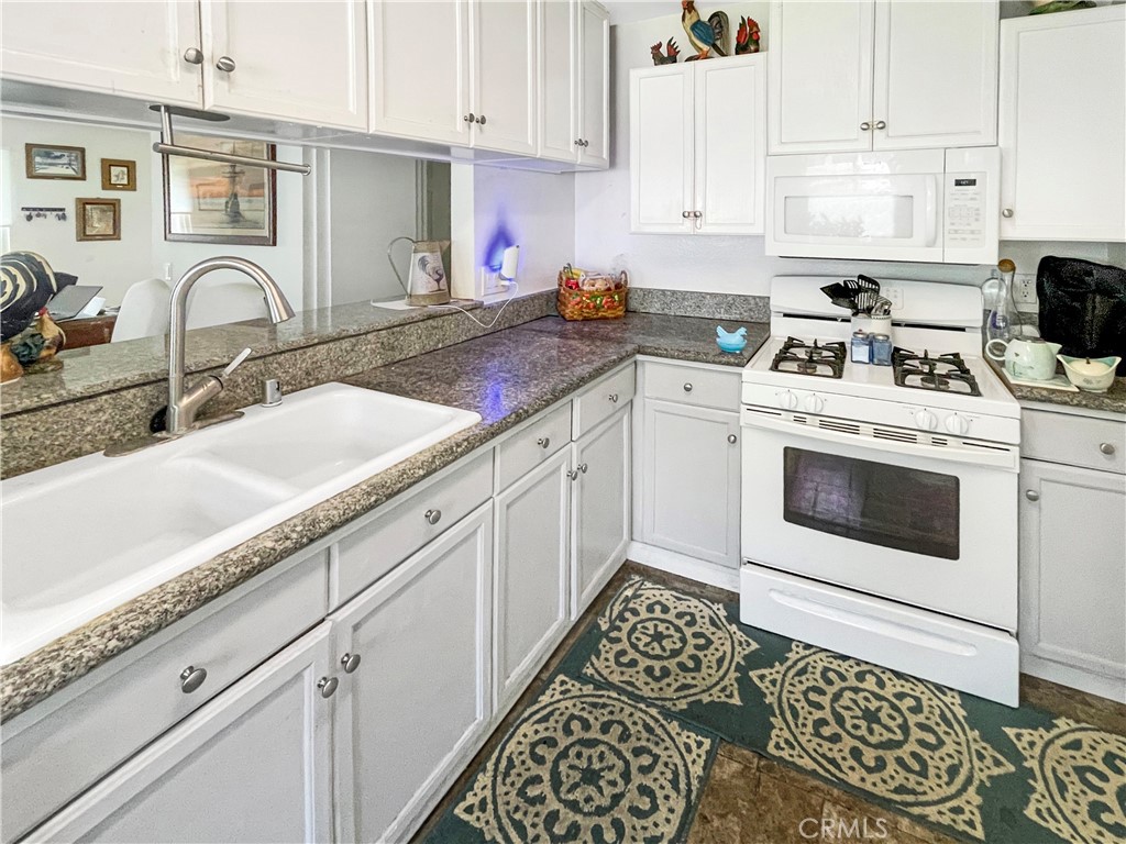 3721 Ketch Avenue, Unit A Oxnard, CA 93035 - Photo 17 of 32