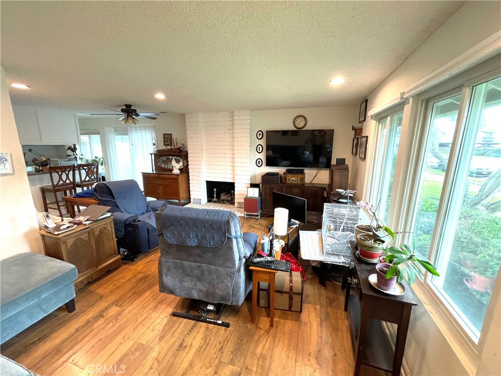 3721 Ketch Avenue, Unit A Oxnard, CA 93035 - Photo 5 of 32 Original Image