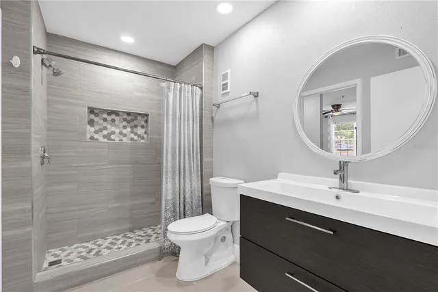 $185,000 | 7350 Westpointe Boulevard, Unit 215, Orlando, FL 32835