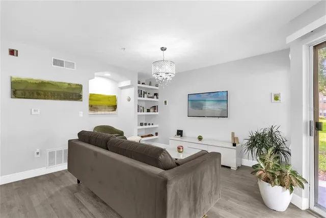 $185,000 | 7350 Westpointe Boulevard, Unit 215, Orlando, FL 32835